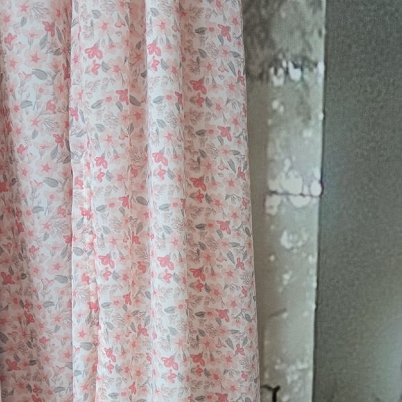 Chic Floral Midi Dress with Ruffled Sleeves - Picture 4 of 5